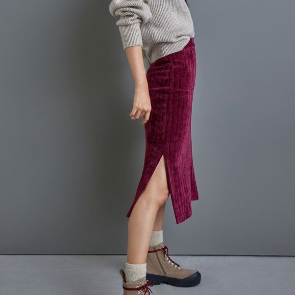 Anthropologie Dresses & Skirts - ANTHRO Courtney Chenille Midi Skirt NWT in Large